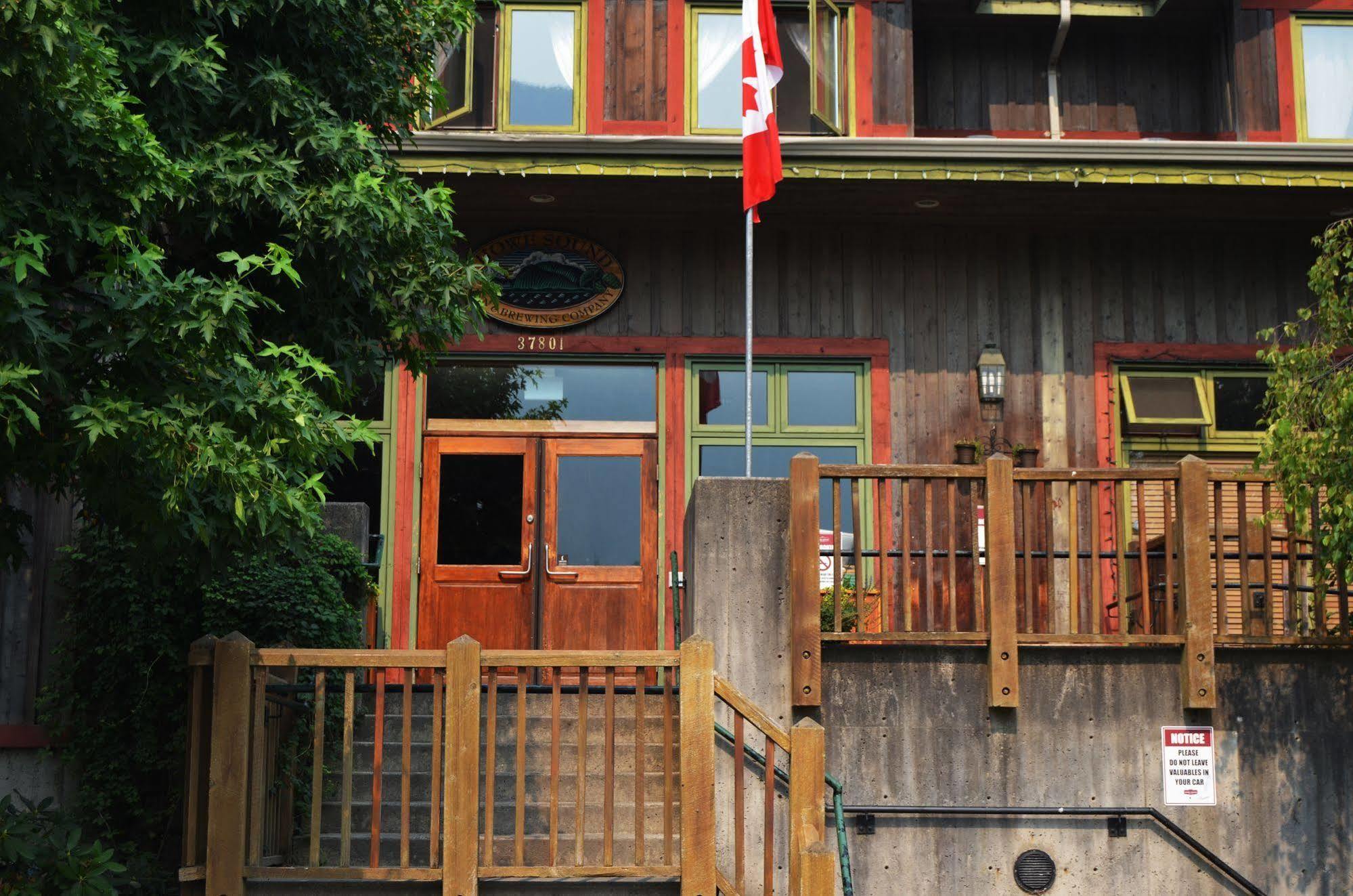 Howe Sound Inn & Brewing Company Squamish Zewnętrze zdjęcie